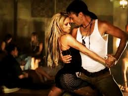 Shakira Ojection - Tango