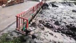 Грязевой поток рушит мост